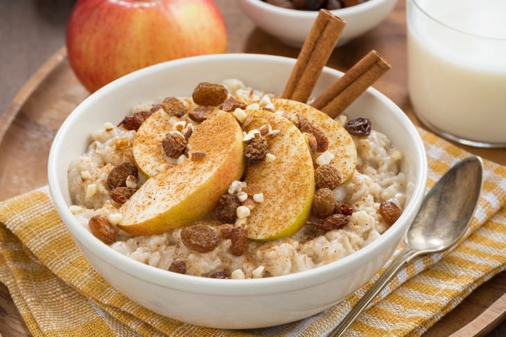 New Study Reveals: Cinnamon Lowers Blood Sugar oatmeal with cinnamon