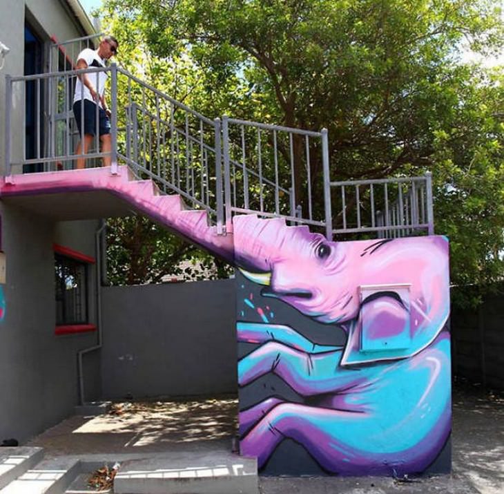Graffiti Artist Uses Surroundings Brilliantly