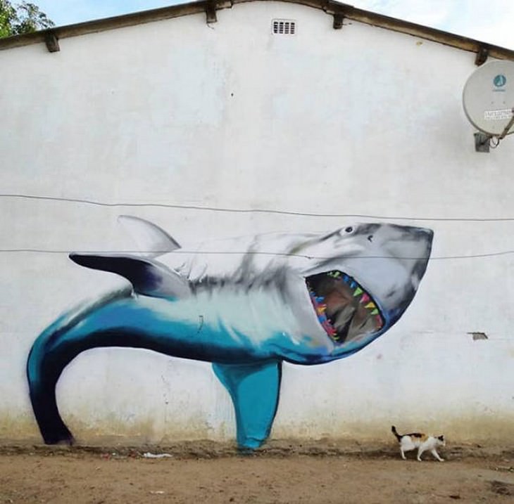 Graffiti Artist Uses Surroundings Brilliantly