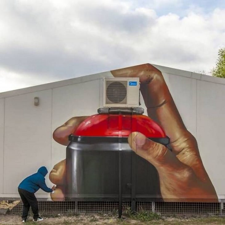 Graffiti Artist Uses Surroundings Brilliantly