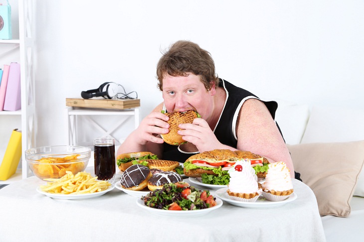 Errores Al Seguir Una Dieta Baja En Carbohidratos Consumir demasiadas grasas nocivas para la salud