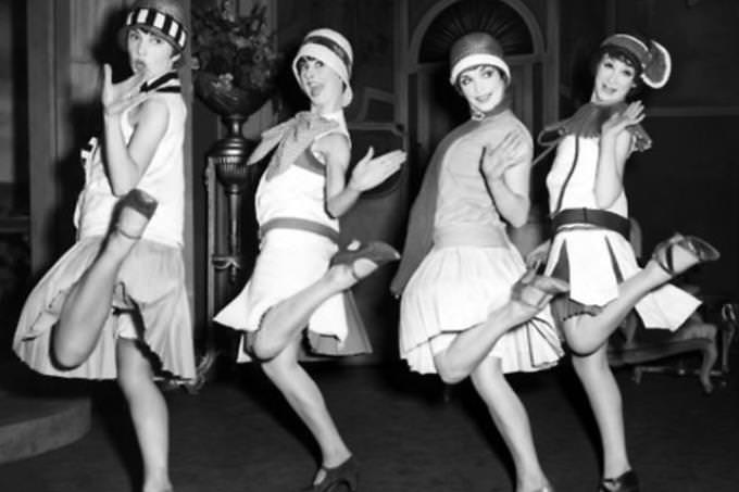 1920s ladies dancing