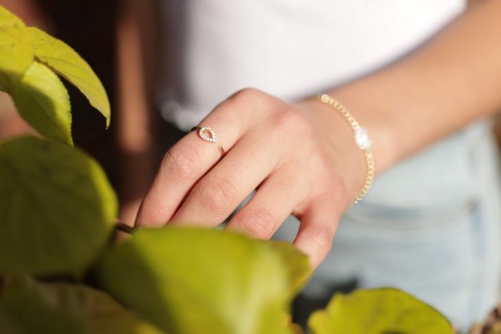 11 Items That Are BETTER To Buy Second Hand jewelry