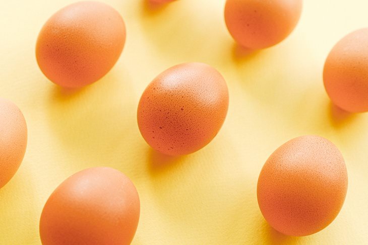 weight loss benefits eggs eggs on yellow background