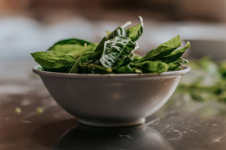 Foods to Eat After 50 Spinach