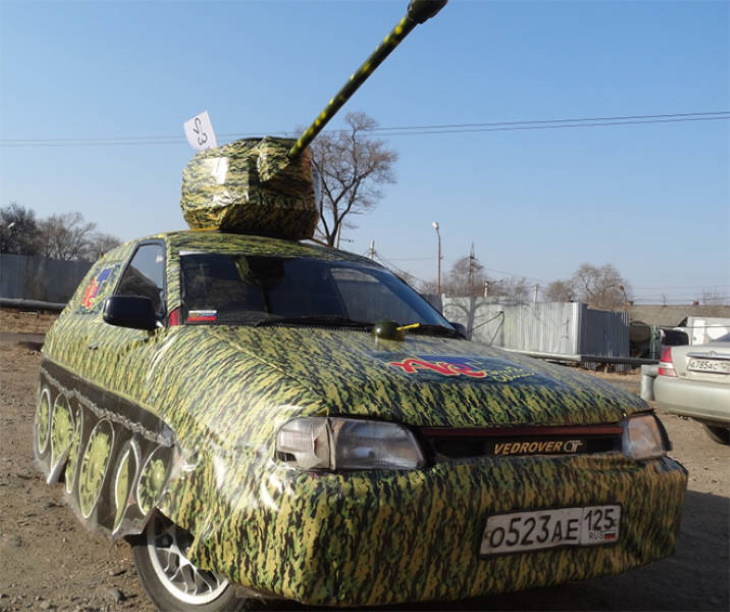 Only in Russia: Cars Transformed into Tanks Wrapped up