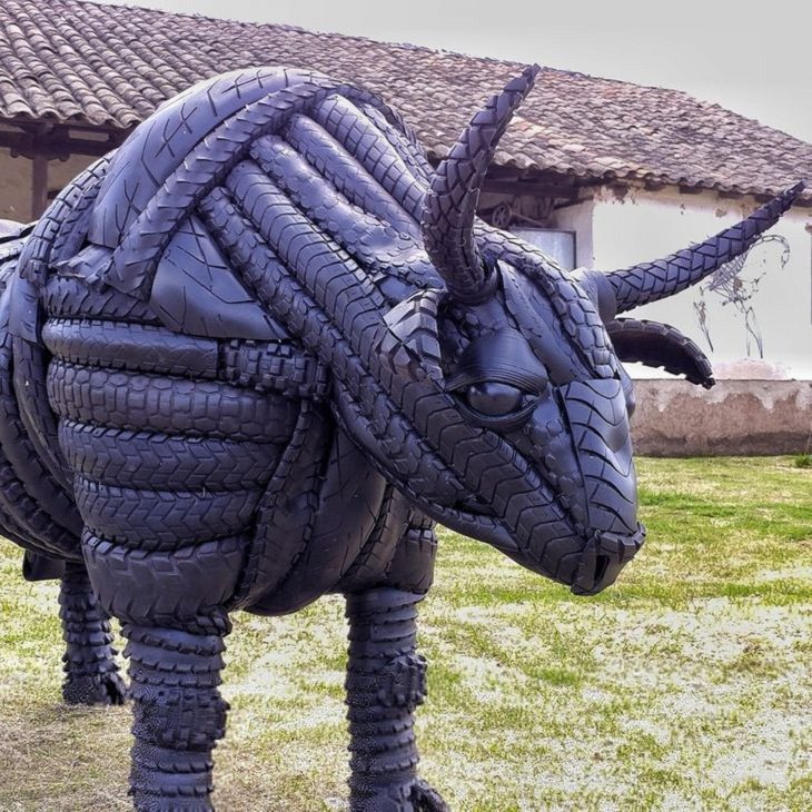 Stunning Art, bull sculpture