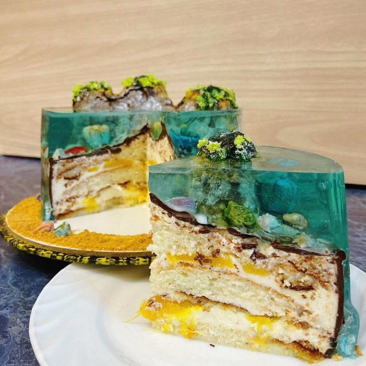 Paradise Island Cakes sliced