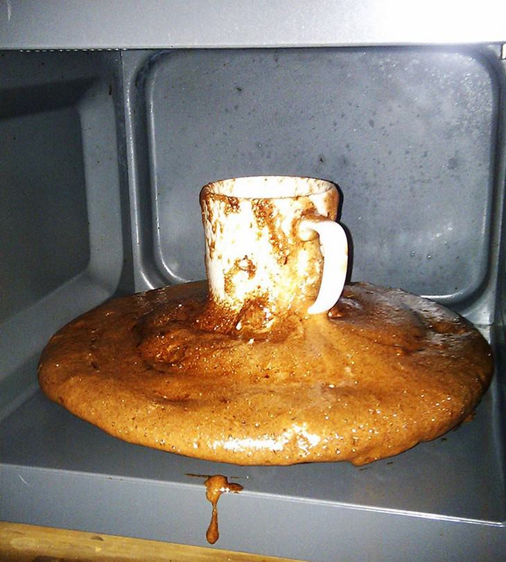 Microwave fails cake in a cup