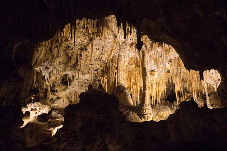 10 Most Beautiful Caves in the US Carlsbad Caverns, New Mexico