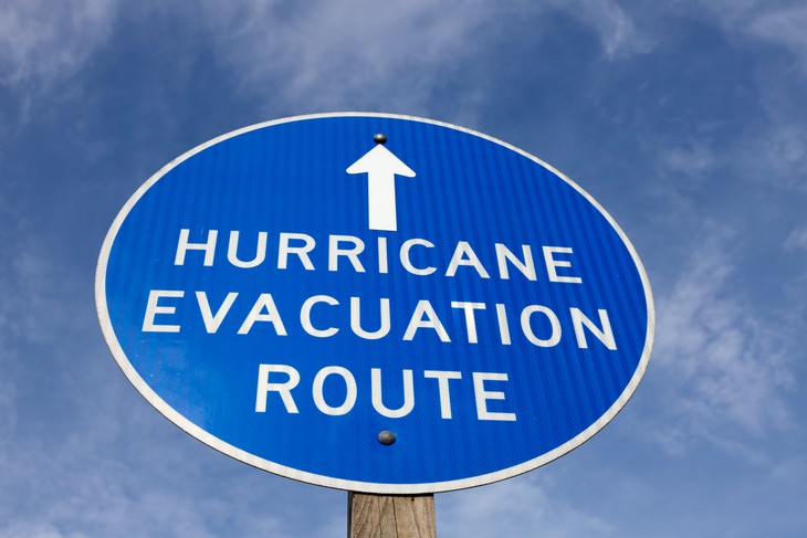 7 Mistakes to AVOID When Preparing For a Hurricane evacuation