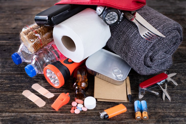 7 Mistakes to AVOID When Preparing For a Hurricane emergency kit