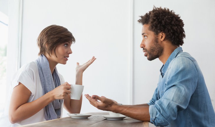 8 Conversation Mistakes To Avoid couple having uncomfortable conversation