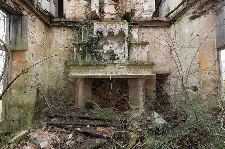 Abandoned European Buildings by Christophe Van De Walle Nature slowly taking over 