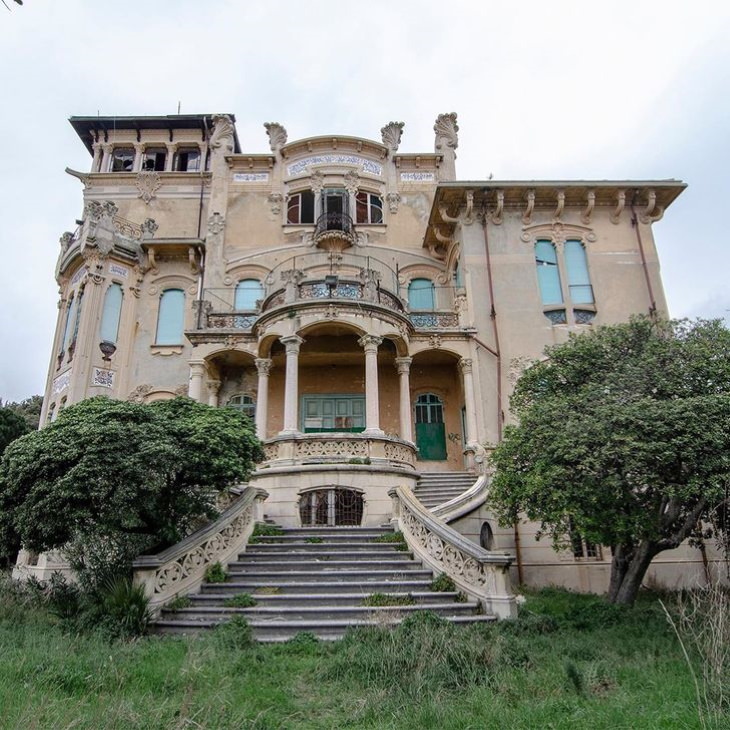 Abandoned European Buildings by Christophe Van De Walle  Art Nouveau villa 