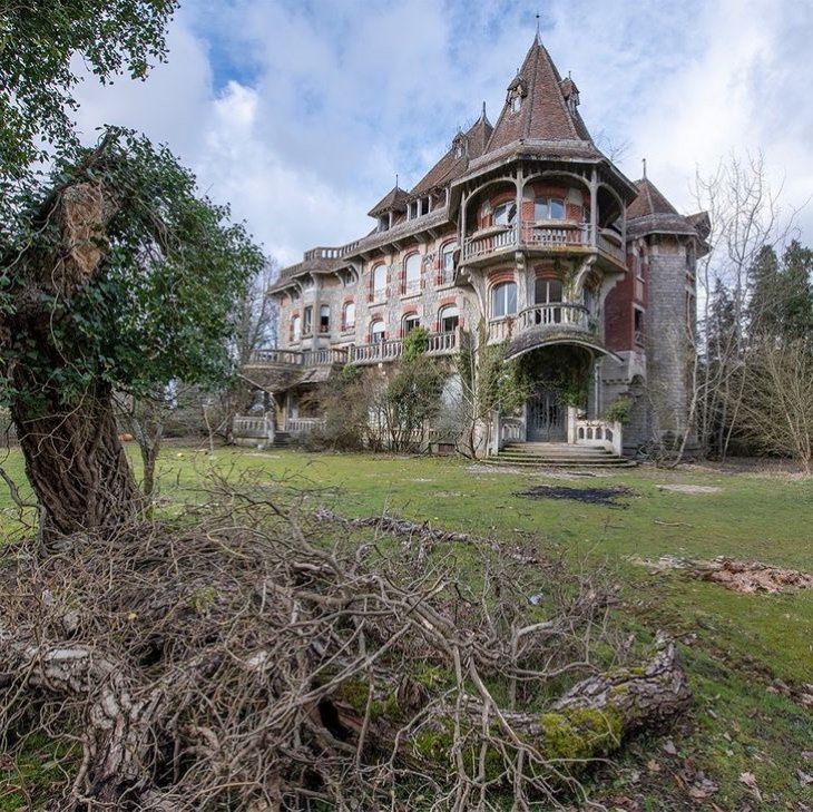 Abandoned European Buildings by Christophe Van De Walle abandoned mansion in France