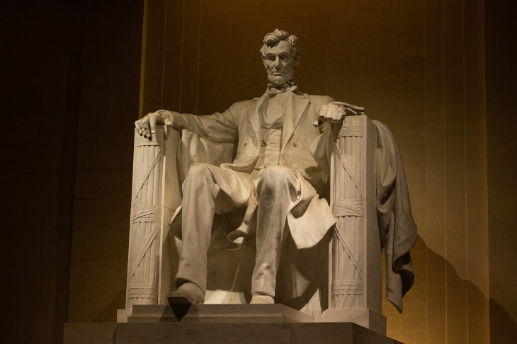 World-Famous Sculptures The Lincoln Memorial by Daniel Chester French and the Piccirilli Brothers (1920)