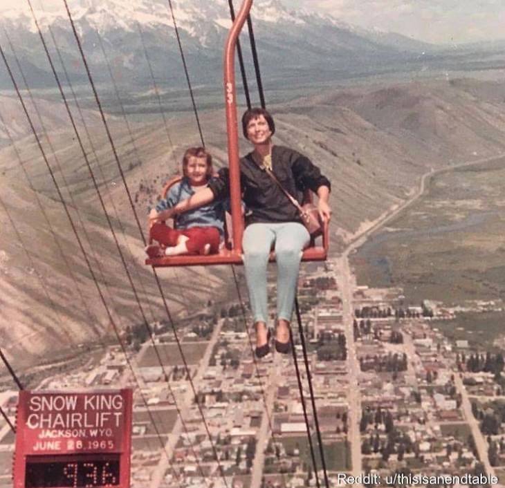 Awkward Family Photos cable car in the 60s