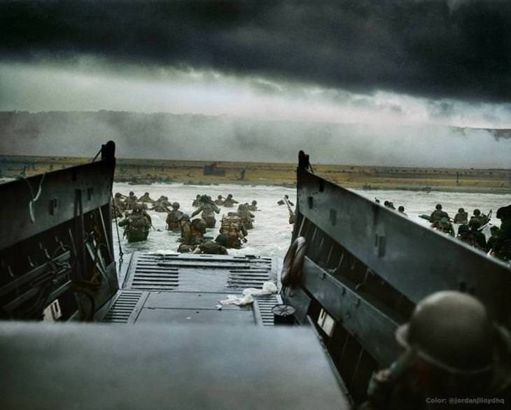 Vintage Photos The landing of of the 16th Infantry Regiment, U.S. 1st Infantry Division on Omaha Beach, France, on D-Day (June 6, 1944)