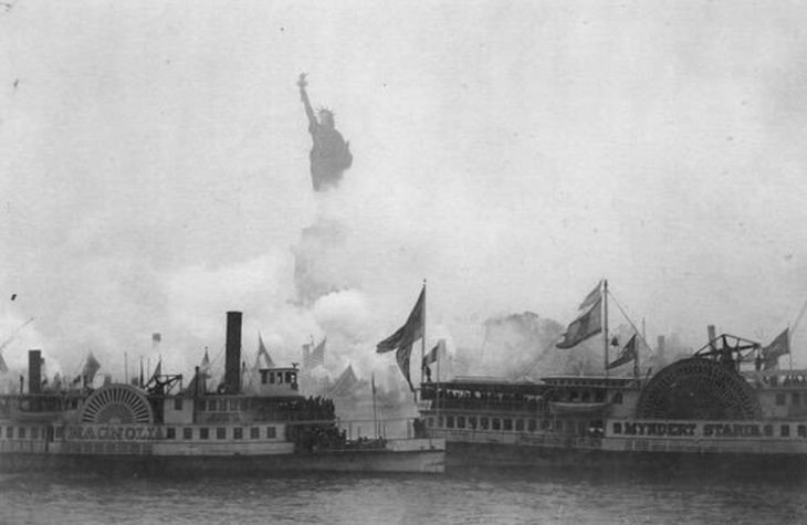 Vintage Photos The inauguration of the Statue of Liberty in New York Harbor (1886)