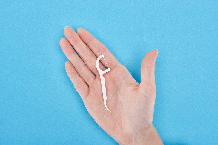 Floss Picks vs Usual Floss floss picks