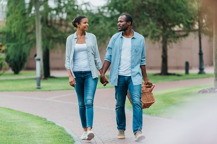  Words To Leave OUT of Your Vocabulary couple walking and conversing