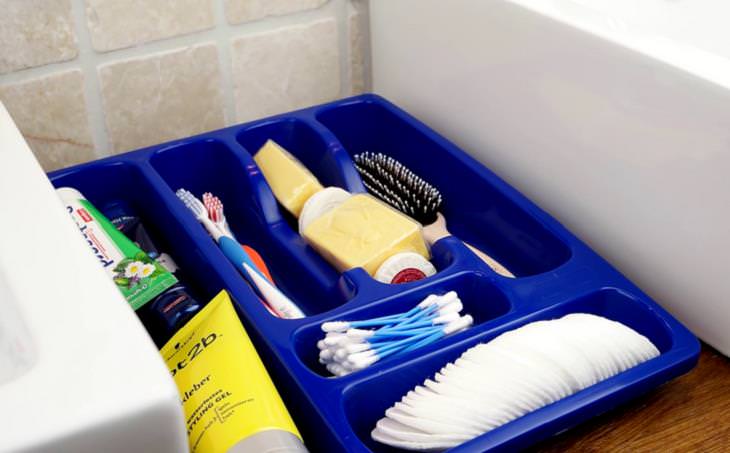 Bathroom Hacks, plastic cutlery tray