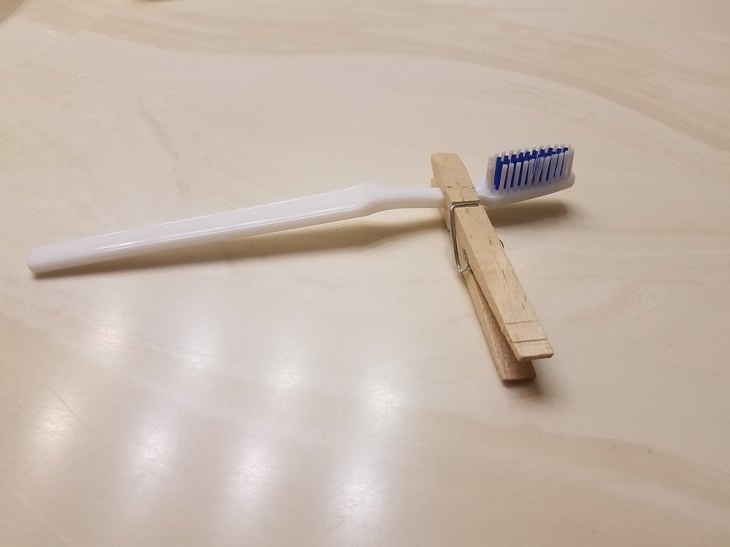 Bathroom Hacks, toothbrush