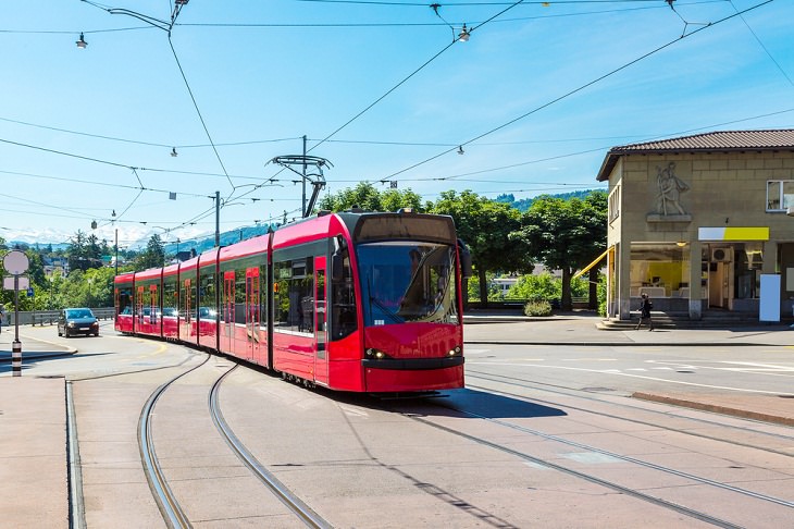  Facts about Switzerland, public transportation