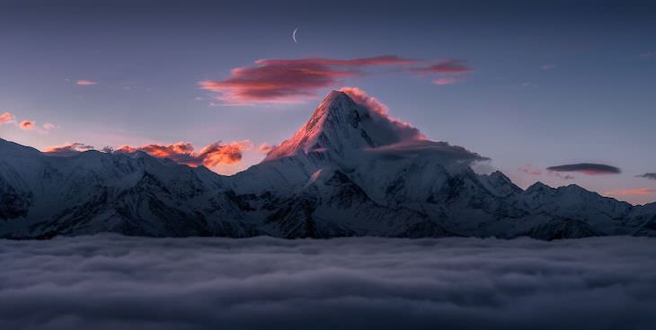 International Photography Awards 2020: Best Nature Photos, Bloody Gongar Mountain by Jinyi He