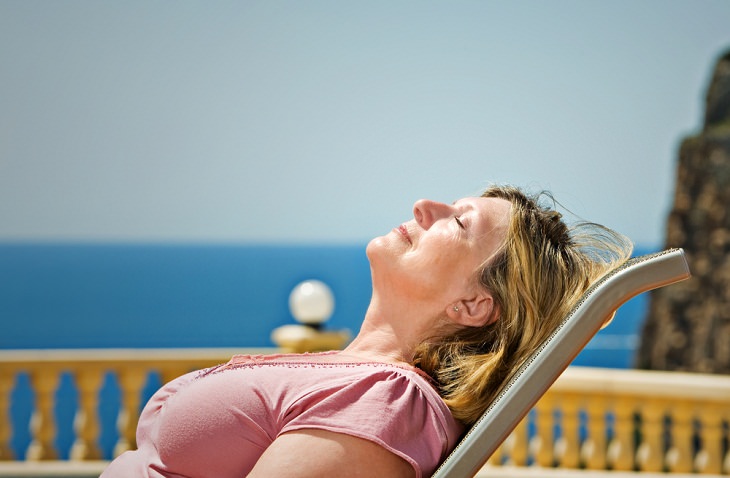 Tips to Stop Daytime Sleepiness, natural light