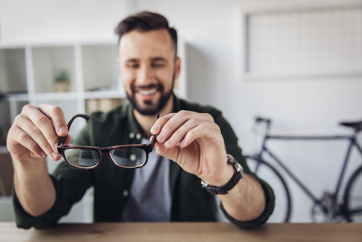 10 Unexpected Handy Uses for a Hairdryer, glasses