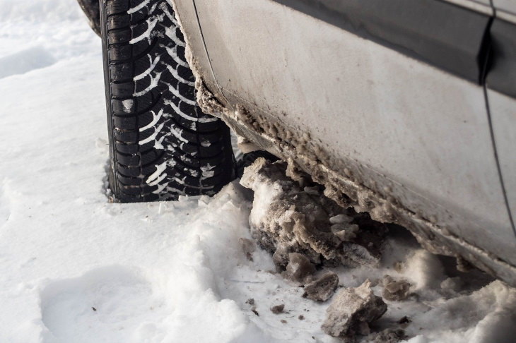 Winter Car Tricks car trapped in snow