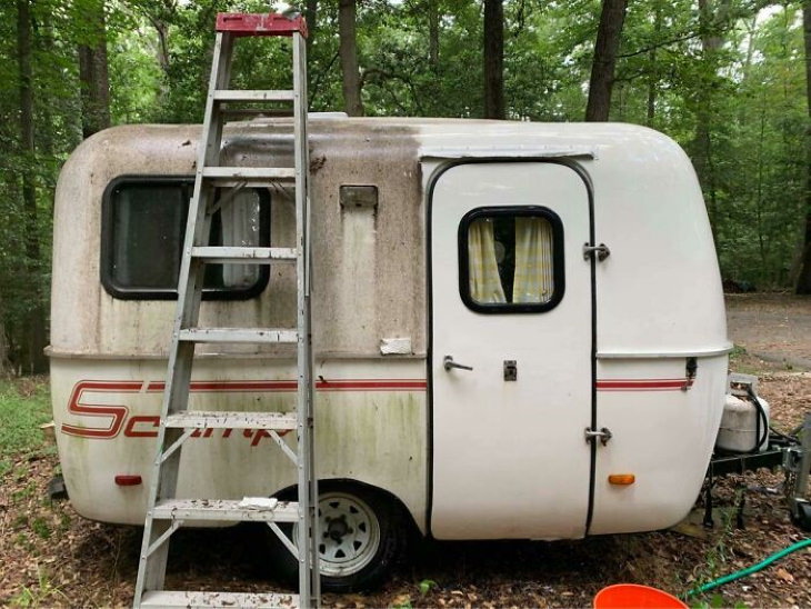 Power Washing A half-cleaned camper