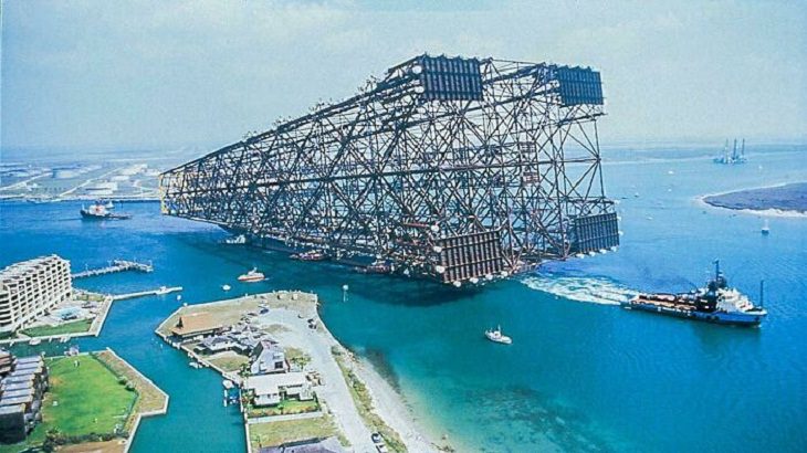 Amazing Infrastructures, oil rig