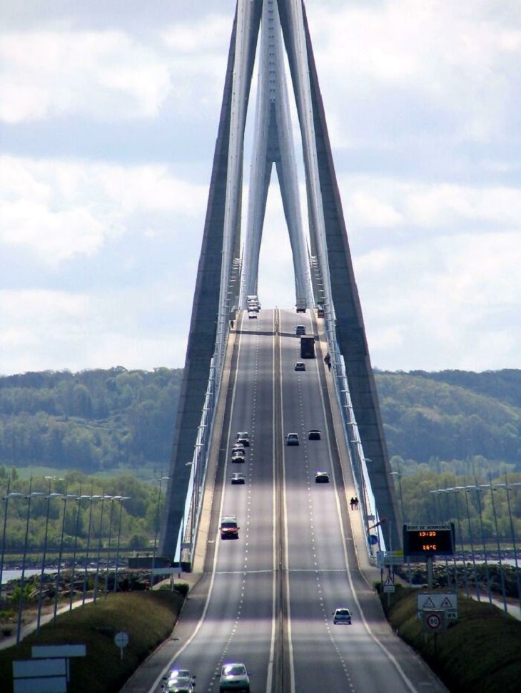 Amazing Infrastructures, Normandy Bridge