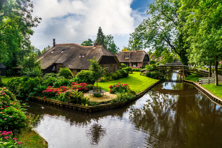 Car-Free Travel Destinations Giethoorn