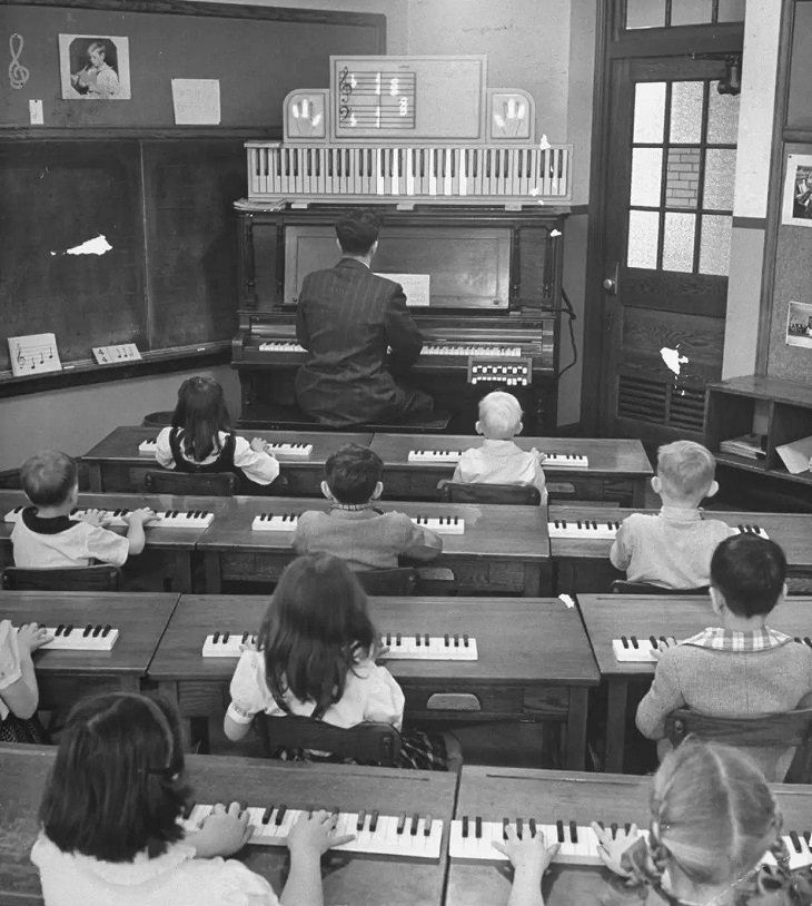 Rare Vintage Photos, piano class