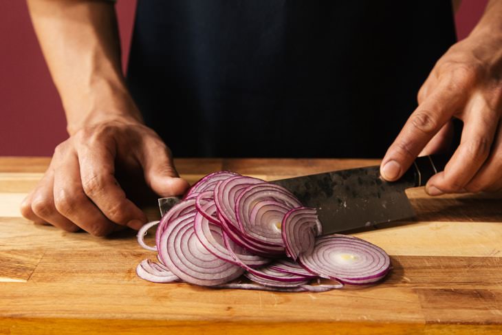 Vintage Home Hacks chopping onions