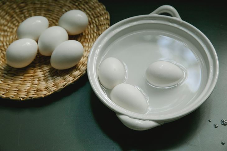 Vintage Home Hacks boiled eggs