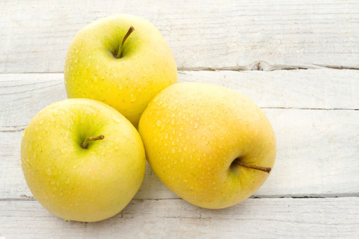Popular Apple Varieties Golden Delicious