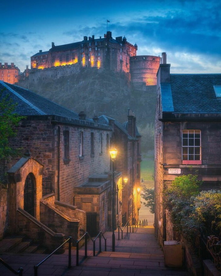 Pretty Buildings Edinburgh Castle 