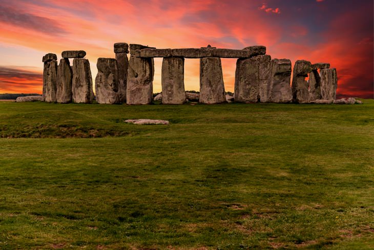 Hechos Increíbles De Nuestro Mundo Los antiguos romanos visitaron Stonehenge como atracción turística