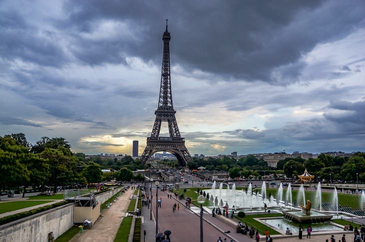 La Torre Eiffel fue construida originalmente para Barcelona