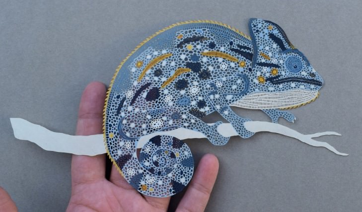 chameleon paper art by Pippa Dyrlaga