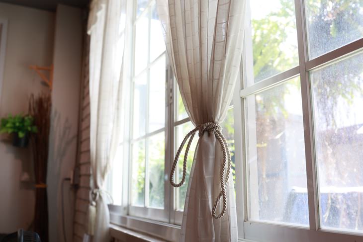 Speed Cleaning Tips curtains