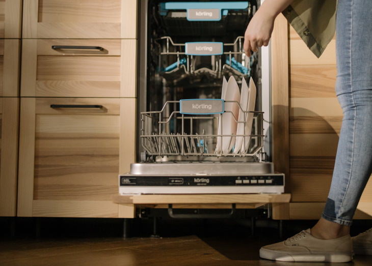 Speed Cleaning Tips loading the dishwasher