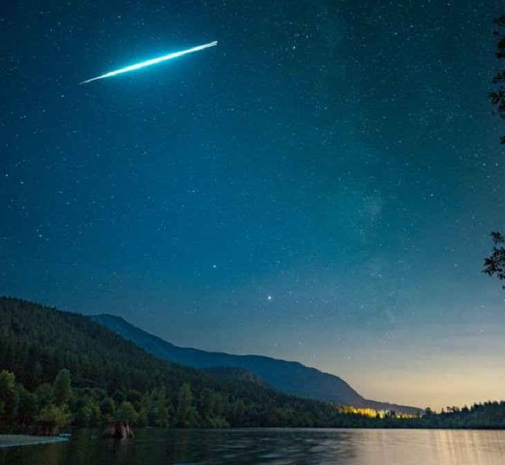 Perfectly Captured Moments, exploding meteor