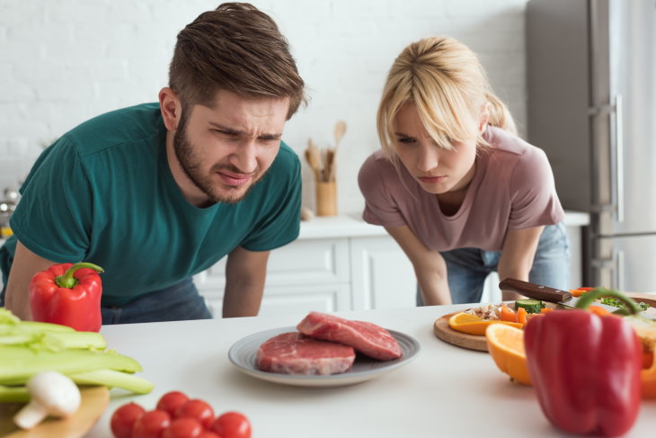 5-Second Rule couple looking at contaminated food