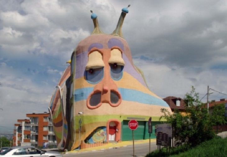 Unusual Buildings, creepy-looking house
